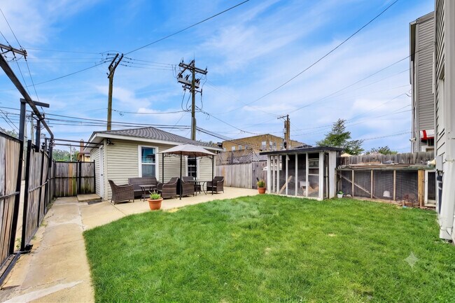 Building Photo - 4815 W Patterson Ave