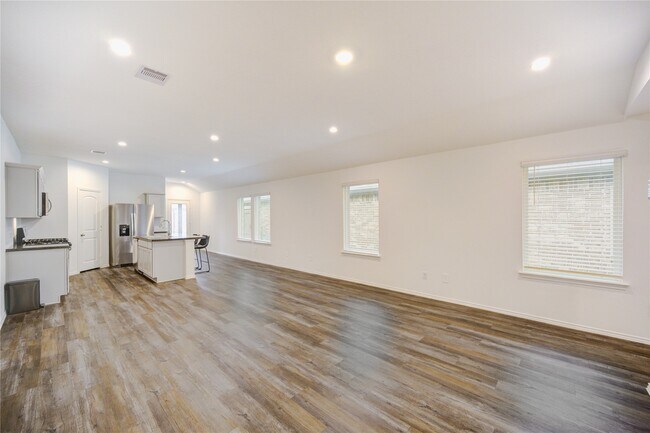 Building Photo - 5618 Redstone Gardens Dr
