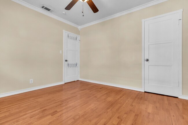 Building Photo - 7823 Appledale Ave