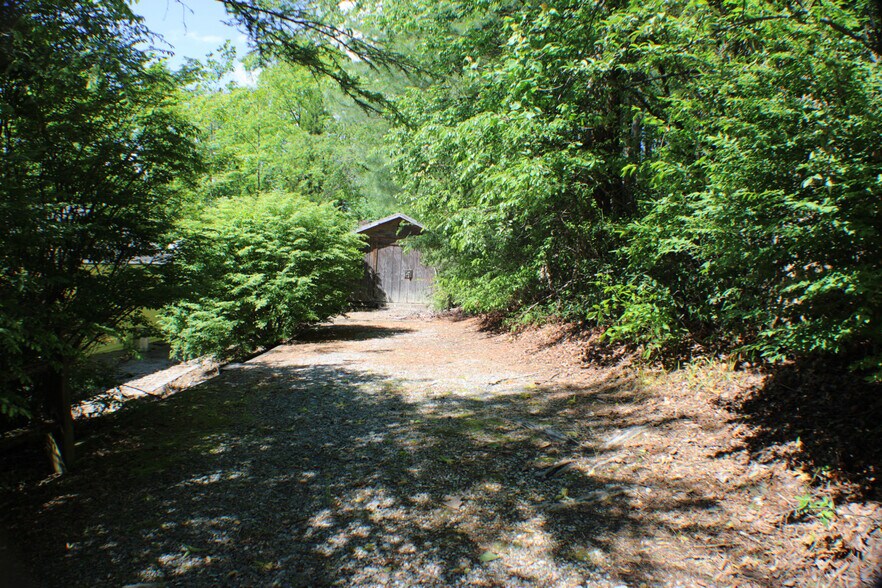 Building Photo - 107 Cori Dr