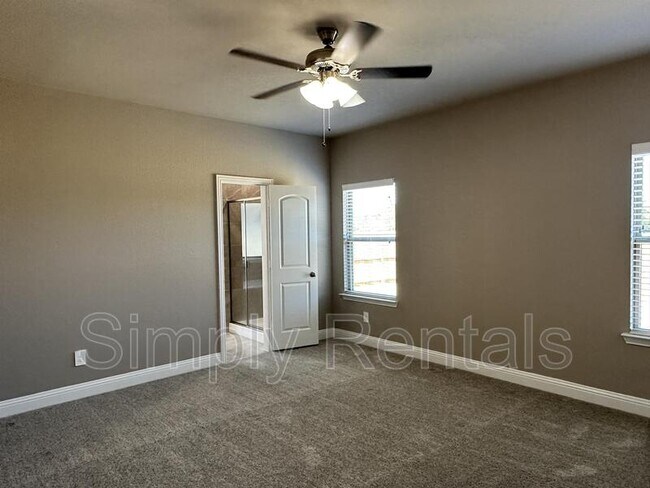 Building Photo - Ashwood Dr 7817