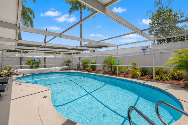 Building Photo - 7240 Westwind Dr