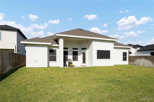 Building Photo - 20 N Chula Vista St