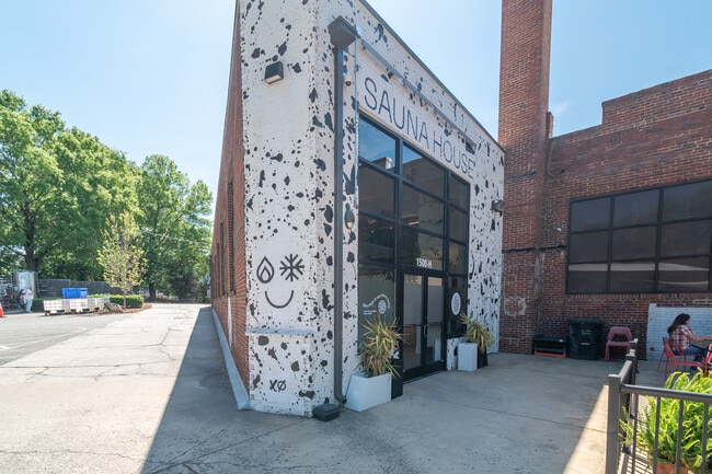 Building Photo - 444 Walnut Ave