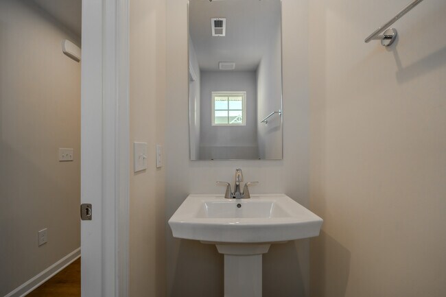Building Photo - 113 Filly Ln