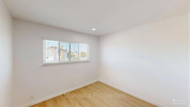 Building Photo - 17755 La Rosa Ln