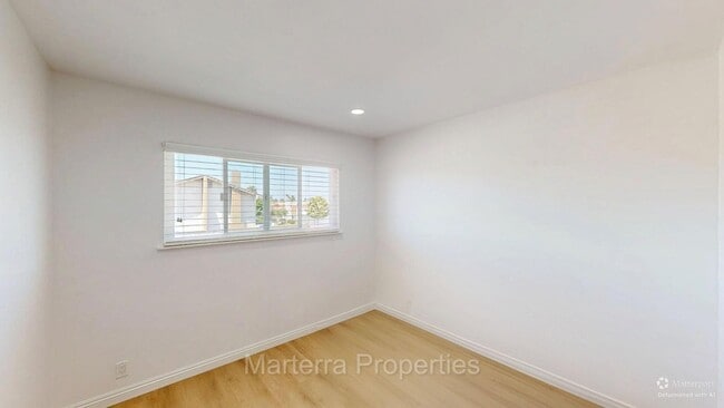 Building Photo - Beautiful 4 bedroom Home!