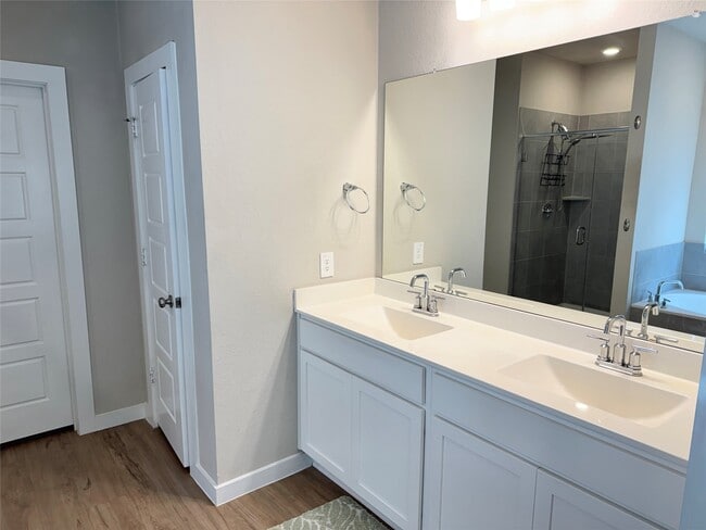 Building Photo - 21759 Thicket Point Ln