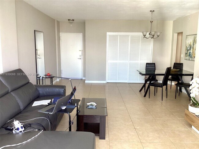 Building Photo - 3001 S Ocean Dr