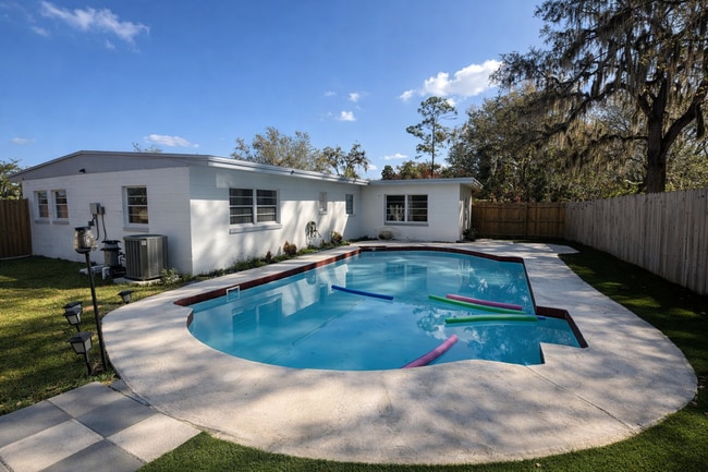 Building Photo - 4612 Seybold Ave