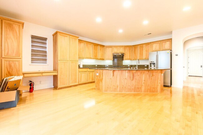 Building Photo - 3323 Bastille Ct