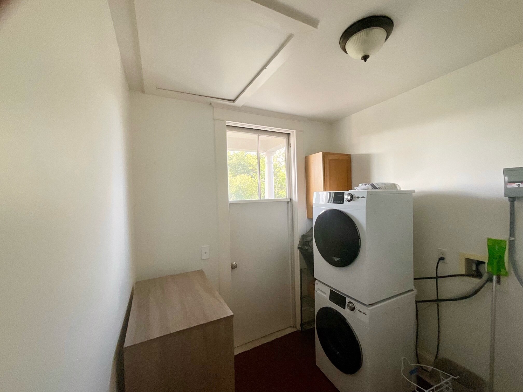 Building Photo - 128 E Waldburg St