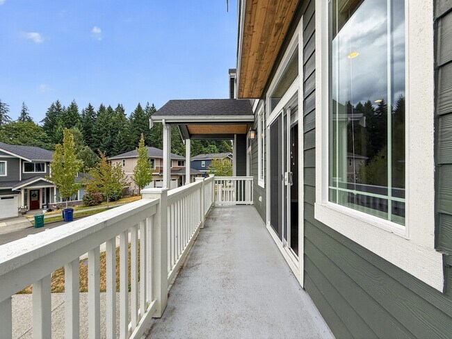 Building Photo - 15249 NE Woodland Pl
