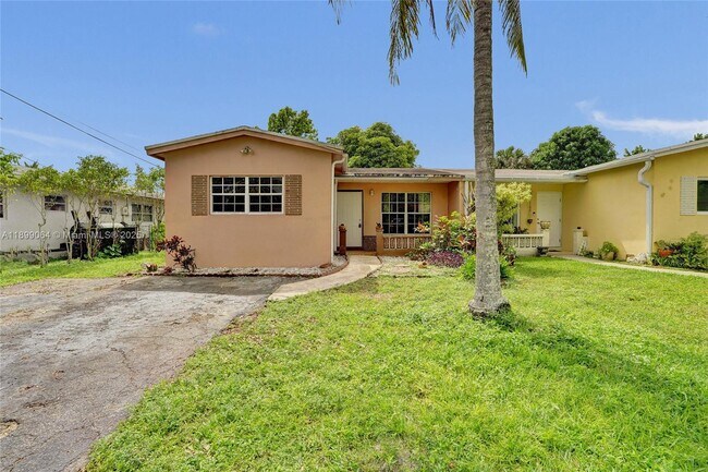 Building Photo - 6860 SW 18th Ct