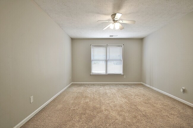 Master Bedroom - 20 Homeport Dr