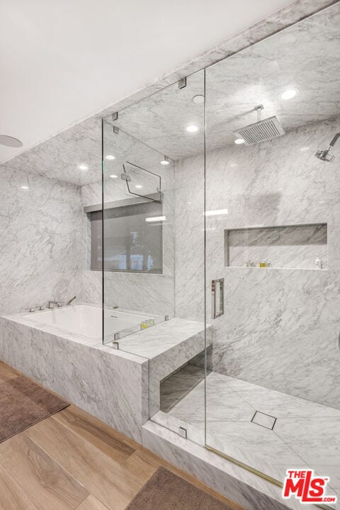 Building Photo - 1717 Sunset Plaza Dr