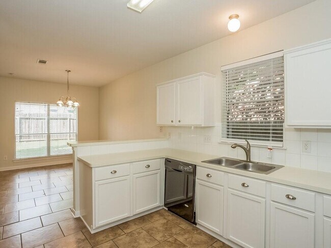 Building Photo - 13314 Chasworth Dr