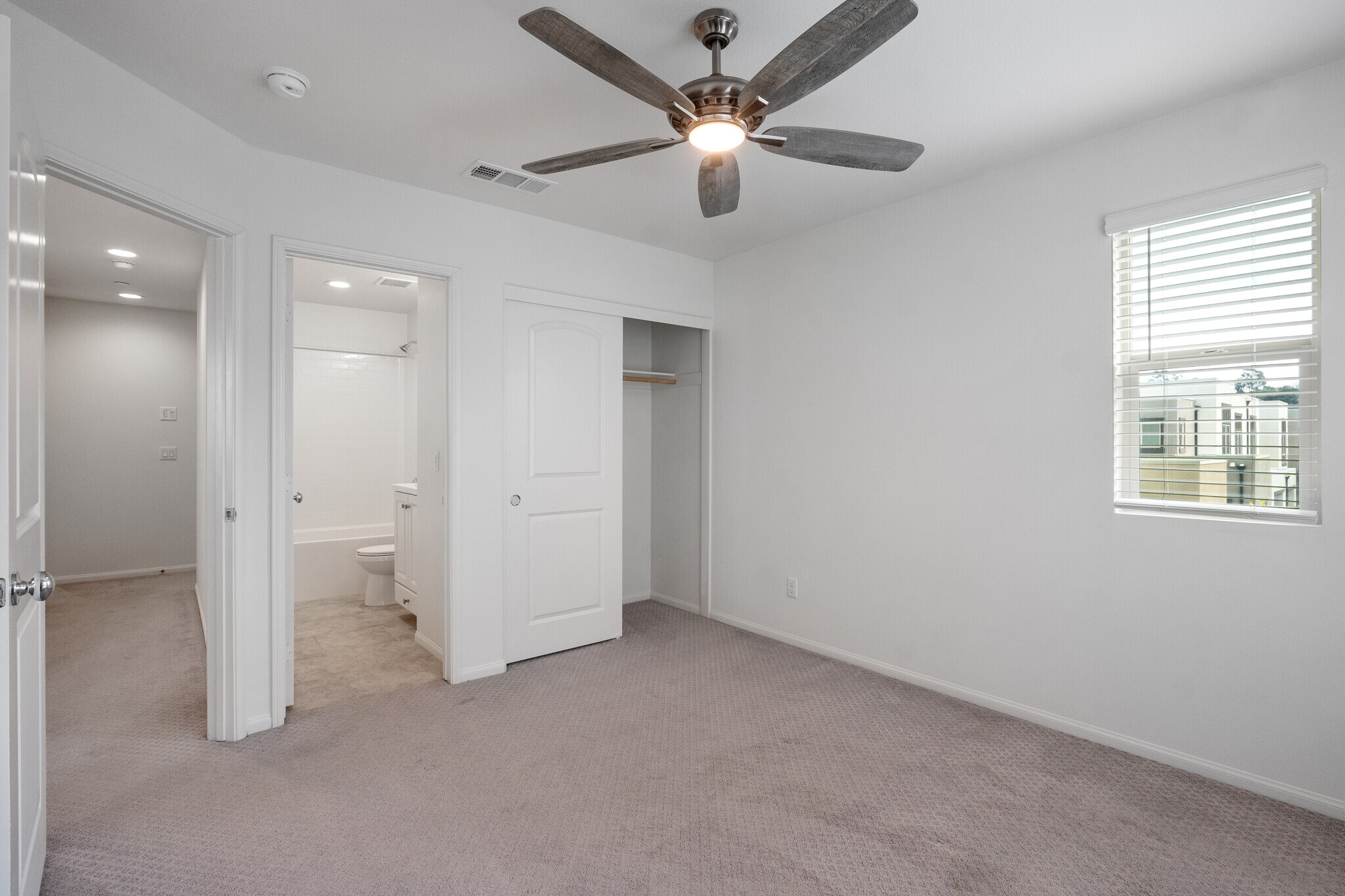 Building Photo - 2325 Verano Way