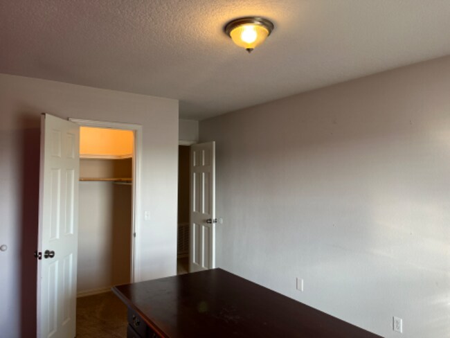 Building Photo - 4008 Watkins Ave