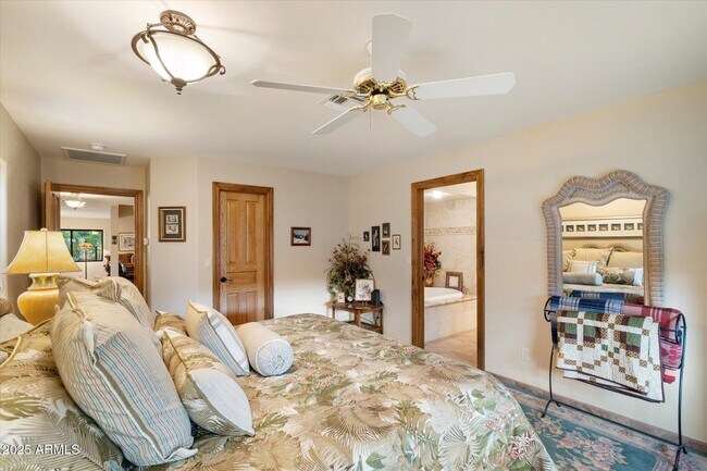 Building Photo - 25409 N Quail Haven Dr