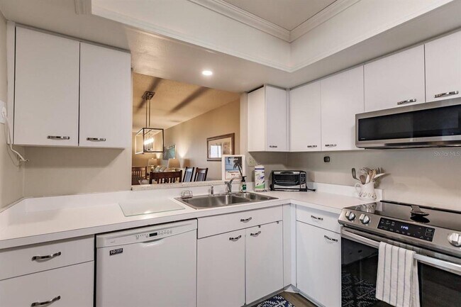 Building Photo - 1125 W Peppertree Dr