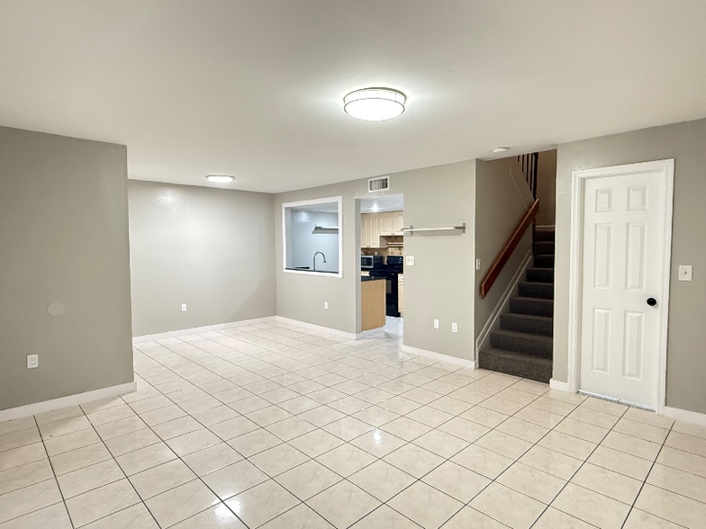 Building Photo - 8570 NW 3rd Ln