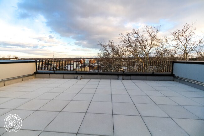 Building Photo - 406 Cornelia St