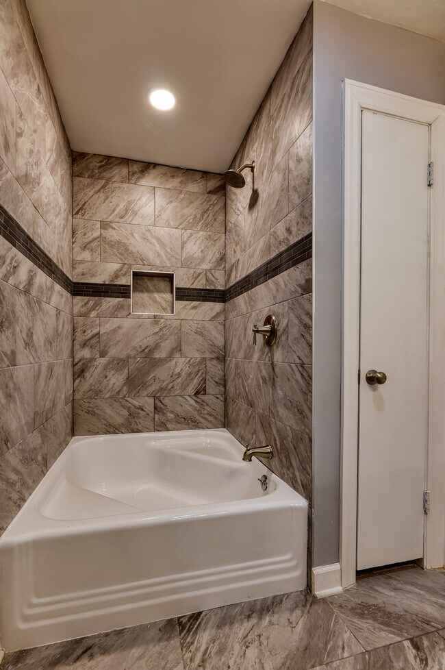 Building Photo - 7835 S Essex Ave