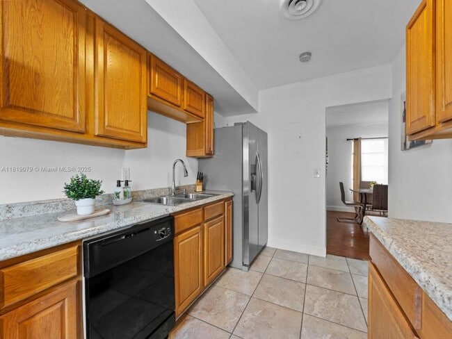 Primary Photo - 2 bedroom in Hollywood FL 33020