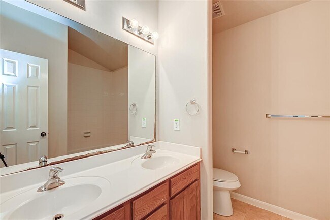 Building Photo - 2310 Diamond Springs Dr