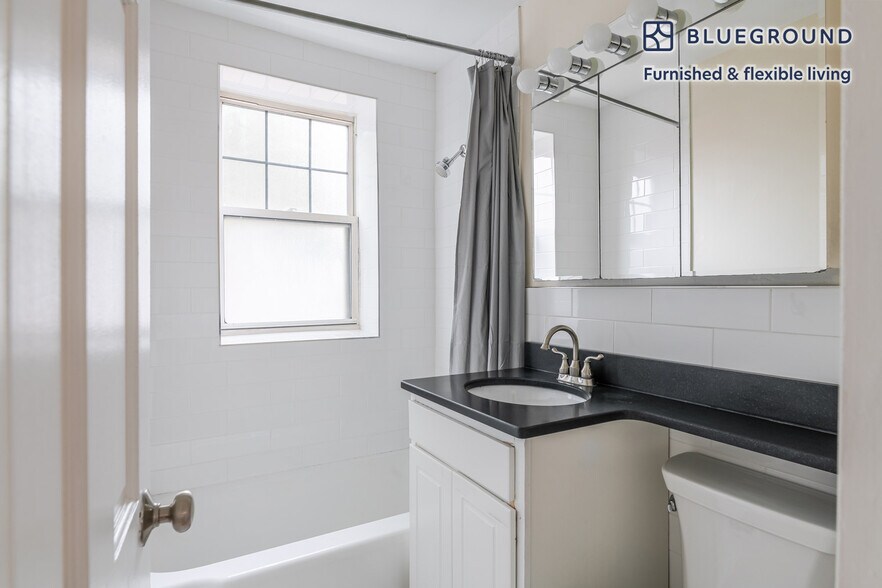 Building Photo - 264 Harvard St