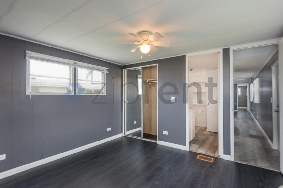Building Photo - Unit #322