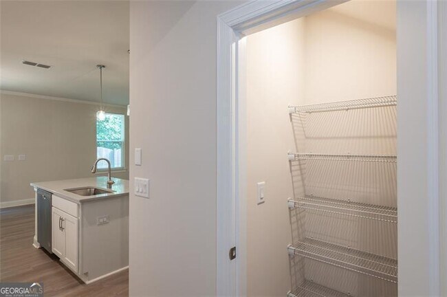 Building Photo - 717 Stickley Oak Way