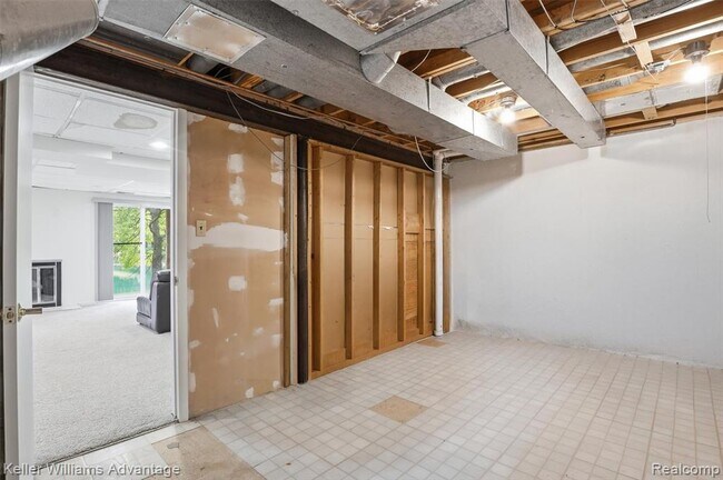 Building Photo - 5271 Wright Way E