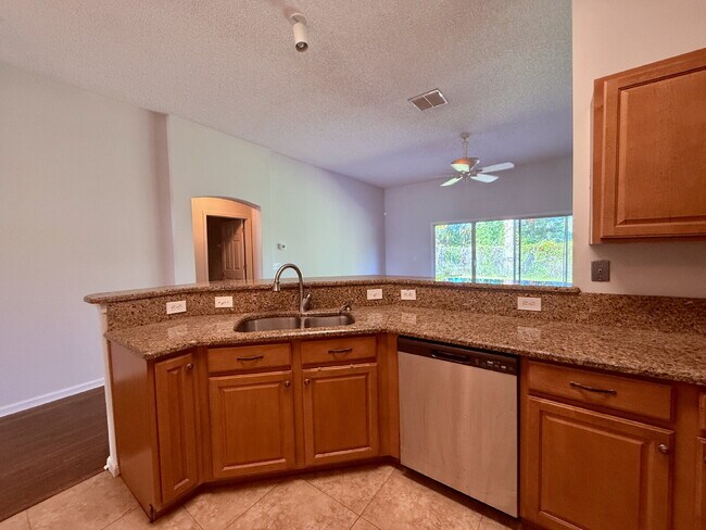 Building Photo - Stunning Lakefront Retreat: 3BR/2BA Home w...