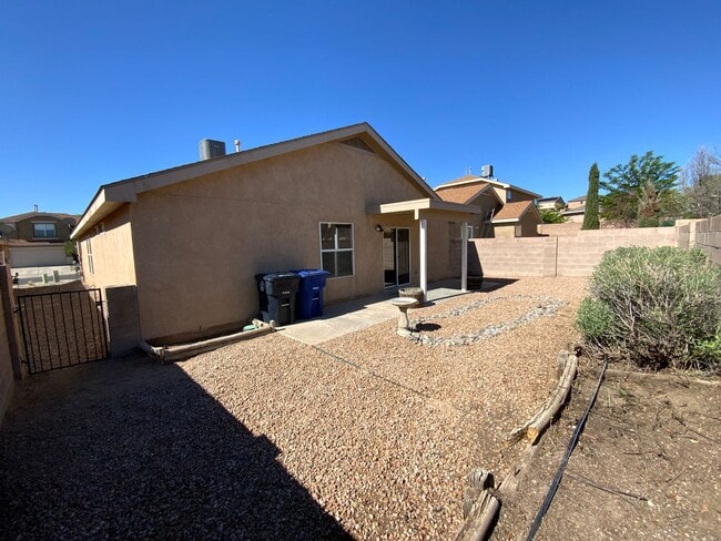 Building Photo - 3 Bedroom Single Story Home Available in V...