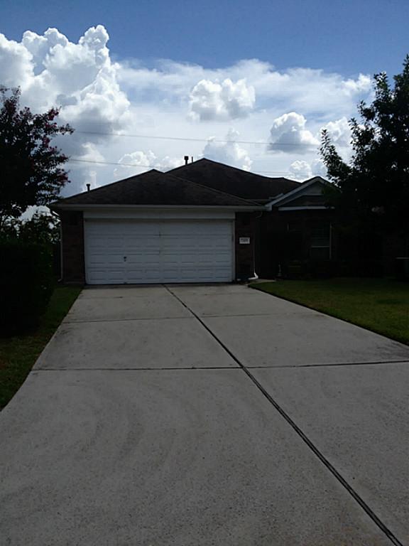 Building Photo - 2205 Highland Crossing Dr