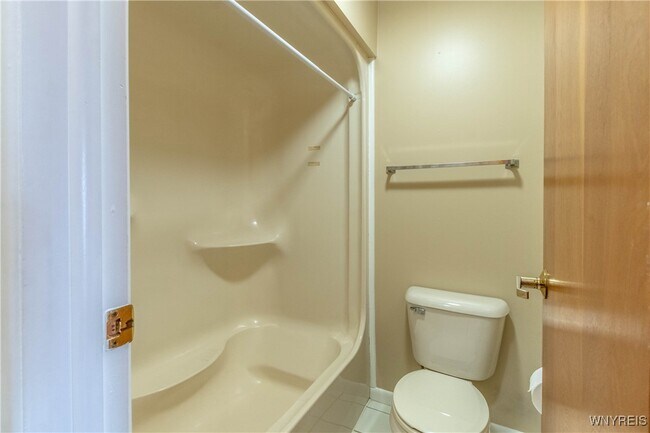 Building Photo - 1105 Youngs Rd