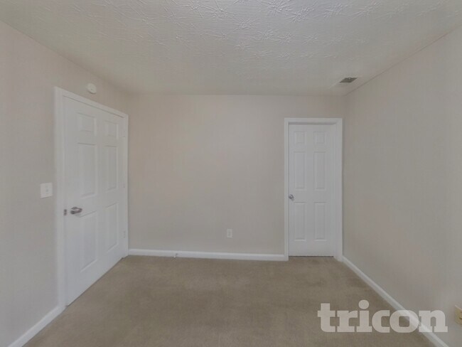 Building Photo - 7192 Tanger Blvd