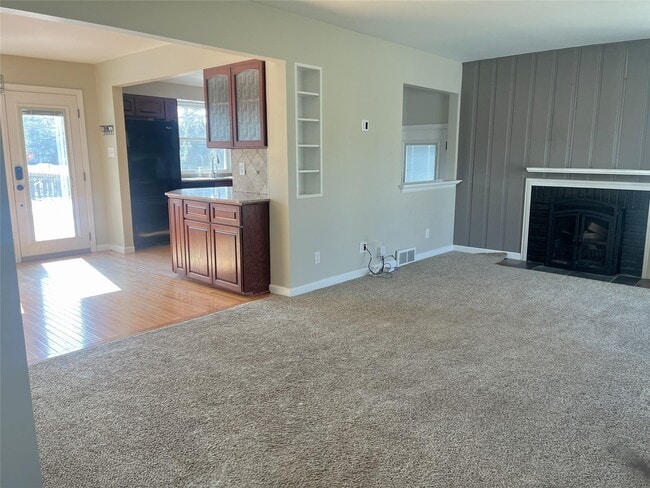 Building Photo - 15859 Buckingham Ave