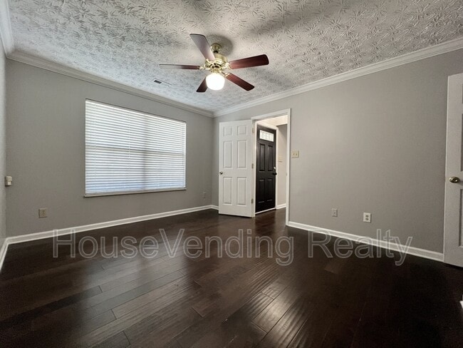 Building Photo - 9735 Hawkdale Ln