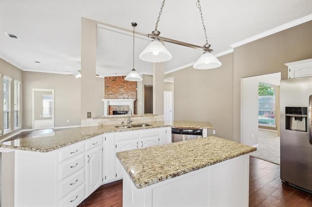 Building Photo - 4812 Highlands Dr