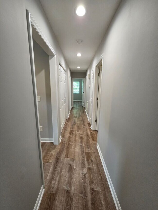 Building Photo - !!!!300 Off Rent!!! Available Now! Great Durham location newly remodeled. Single family home.