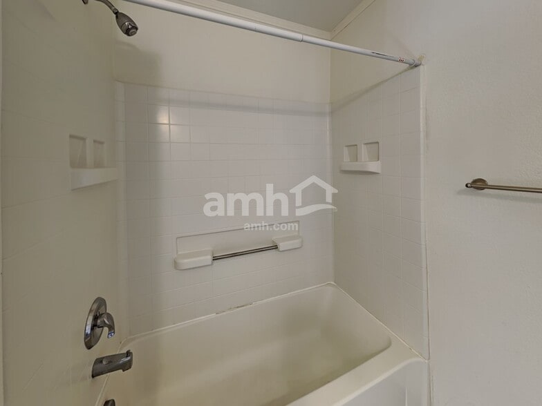 Building Photo - 4983 N Fundy St