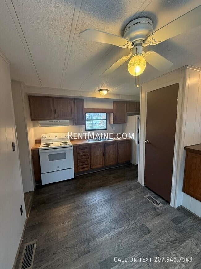 Building Photo - 81 Sweet Fern Dr