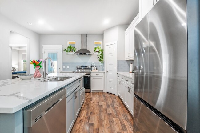 Building Photo - 2123 Ramsey Ave