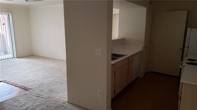 Building Photo - 8101 W Flamingo Rd