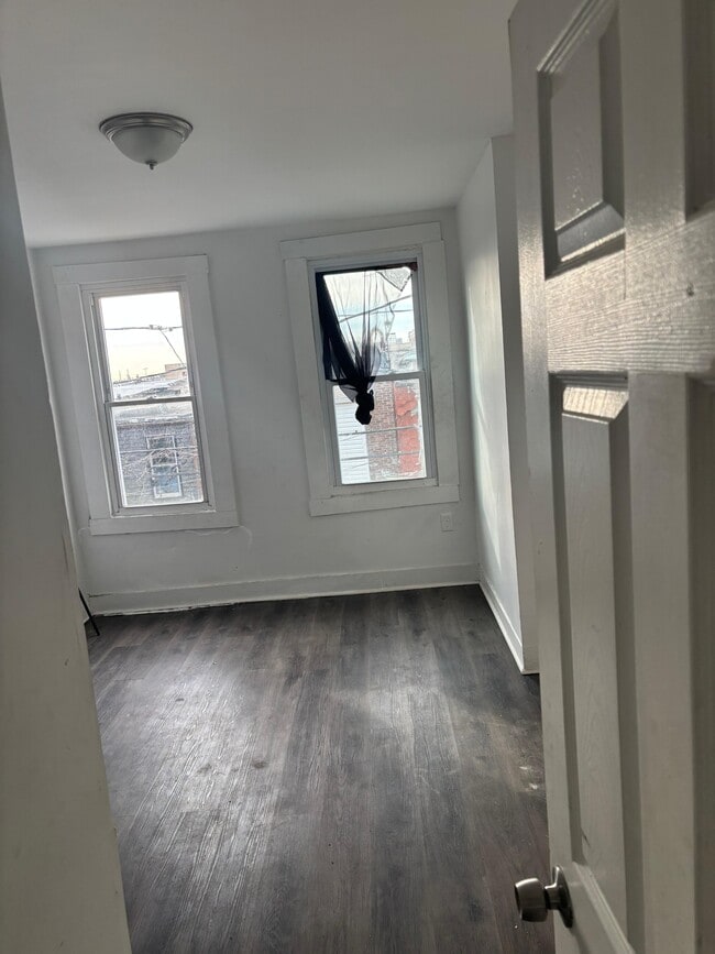 Building Photo - 1673 Cliftview Ave