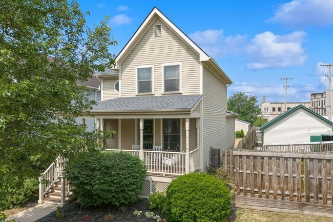 Primary Photo - 31 S Williams St