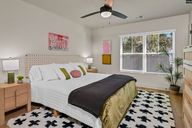 Building Photo - 816 Shull St